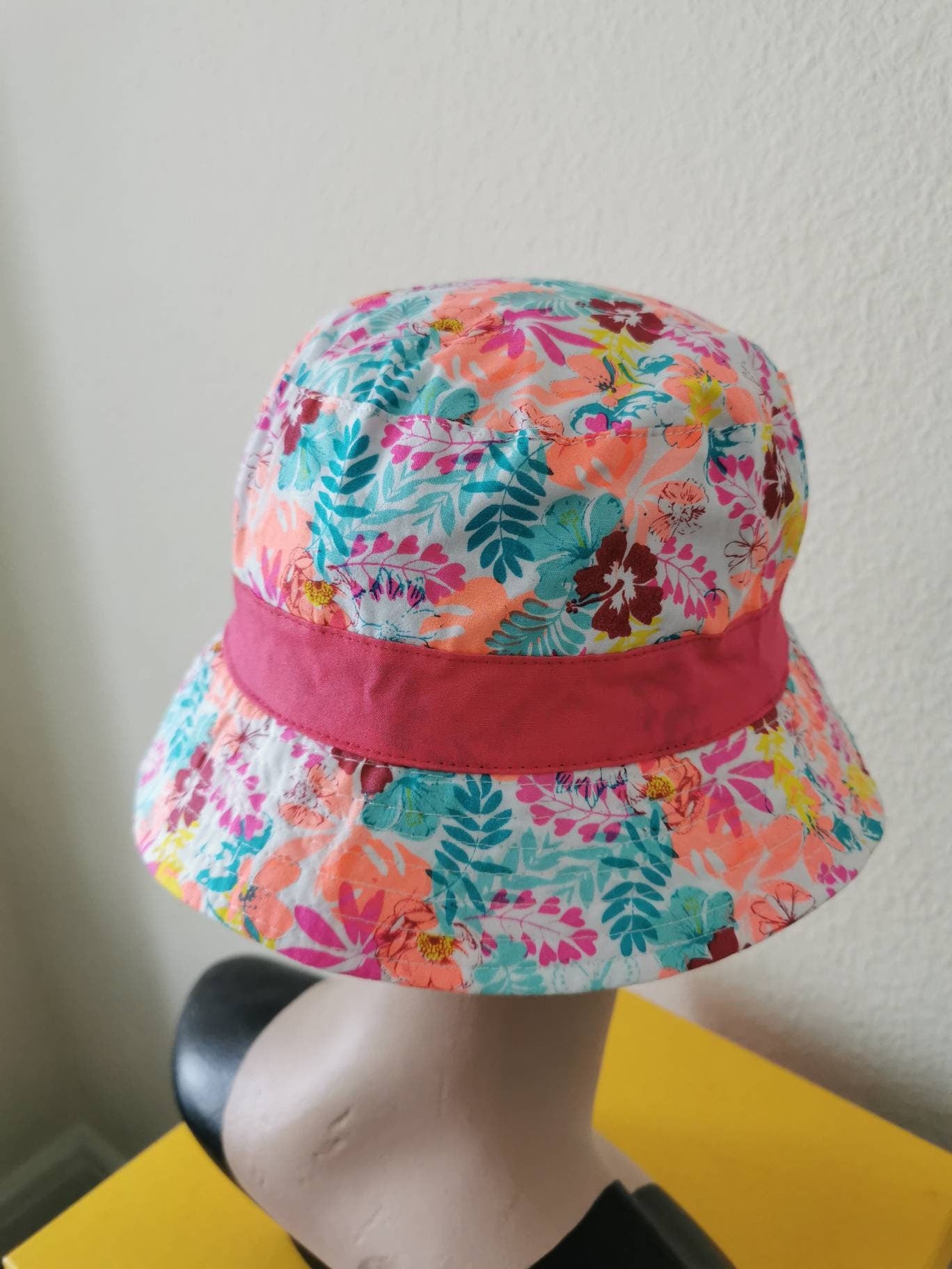 Bucket hat. Girl's bucket hat. Floral bucket hat. Perfect for festivals/ gigs. Flamingo theme.