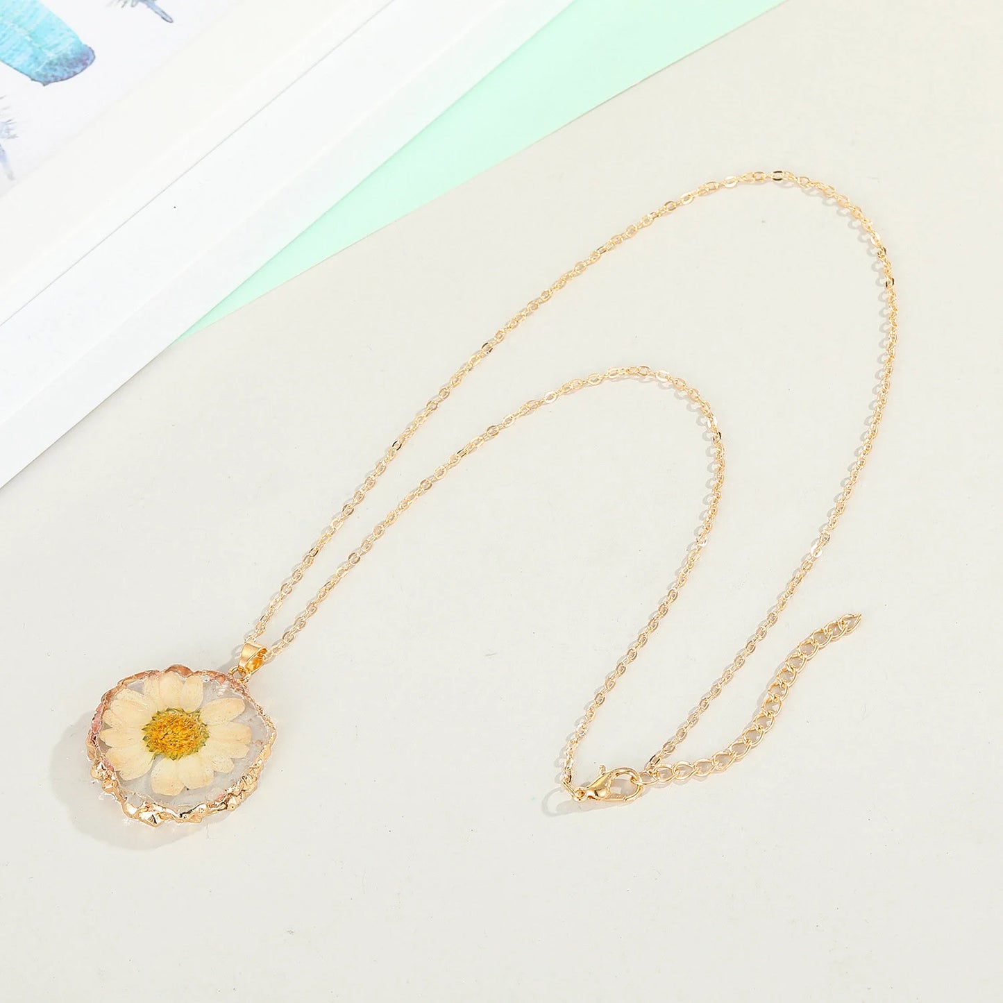 Daisy Resin Jewelry Set Necklace & Earrings Real Flower
