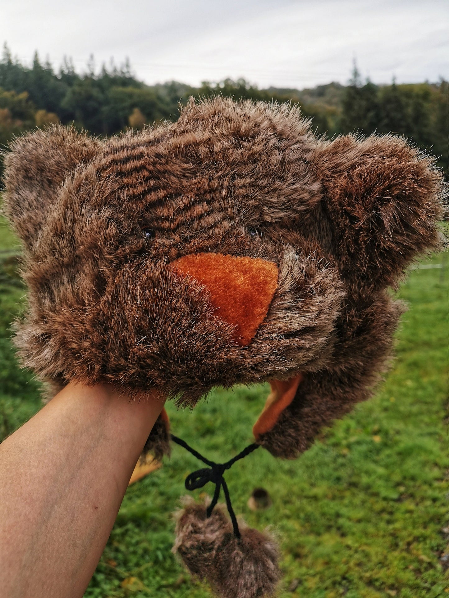 Ski Hat Unisex Adults' Furry Bear Hat with Pom-Poms for Women and Men Christmas gift